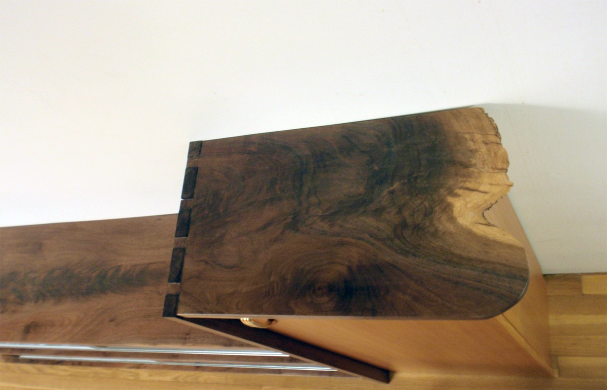 dovetail detail left